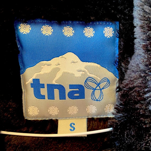 TNA Winter Coat - Picture 3 of 3